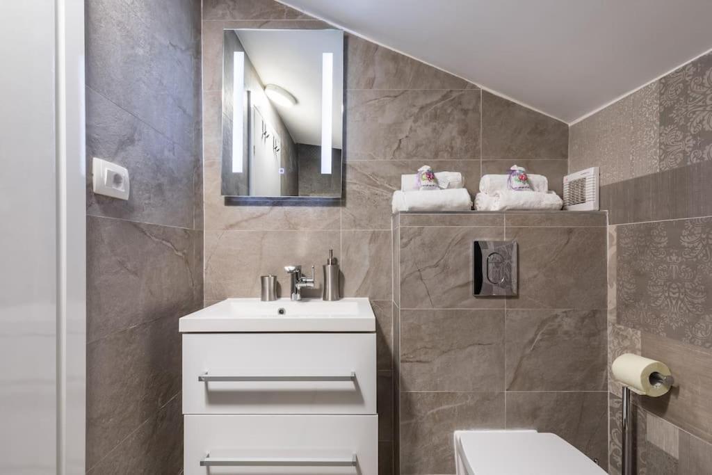 Elegant Residence Rooms & Apartments Сплит Экстерьер фото
