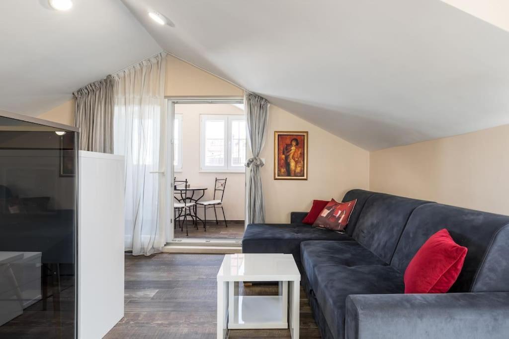 Elegant Residence Rooms & Apartments Сплит Экстерьер фото