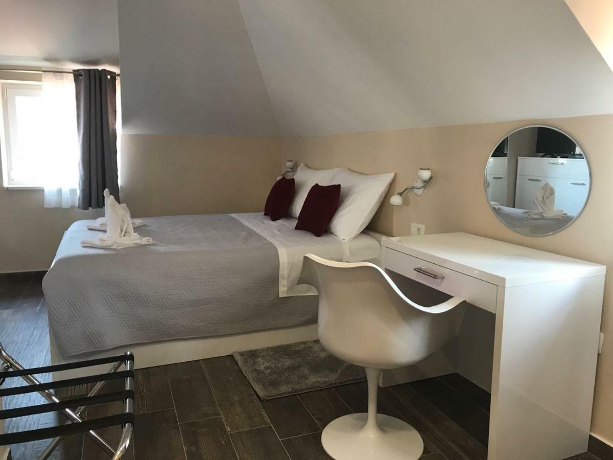 Elegant Residence Rooms & Apartments Сплит Экстерьер фото